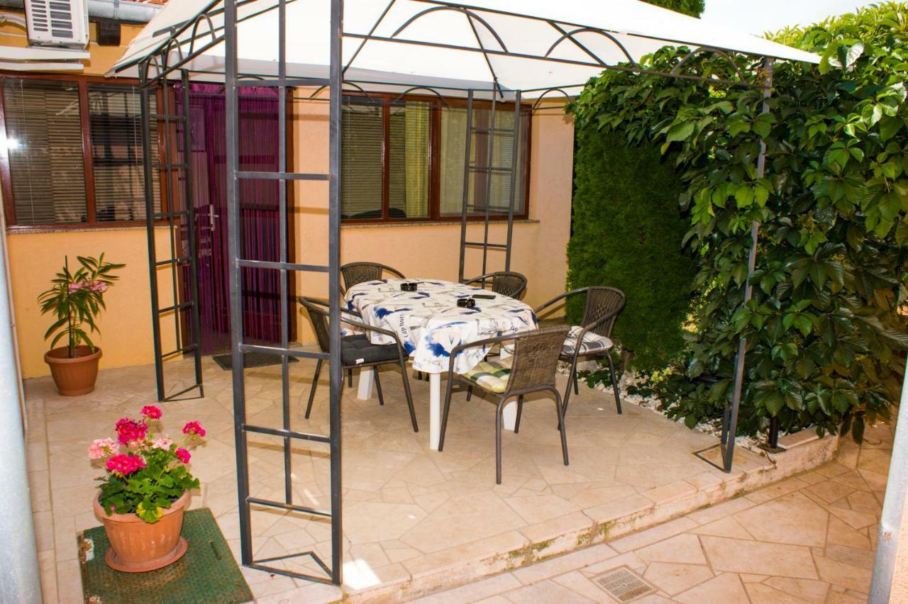 Apartmani Arijana Medulin Exterior foto